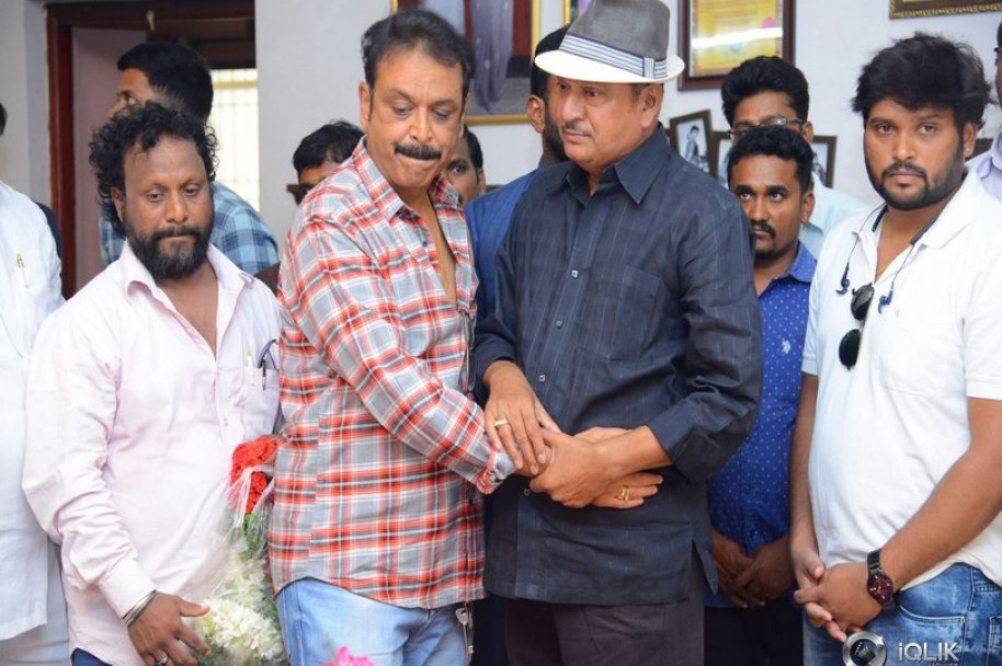 Celebrities-Pay-Homage-to-Vijaya-Nirmala-Garu